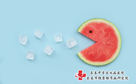 长春银屑病医院提醒银屑病患者小满至，冬病夏治正当时