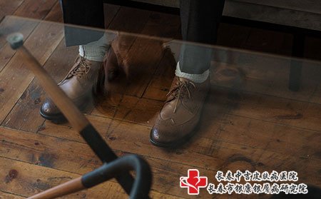 银屑病怎么引起的